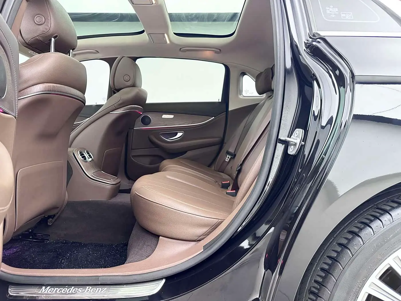 Mercedes-Benz E-Class 2022 — Фото 14/14