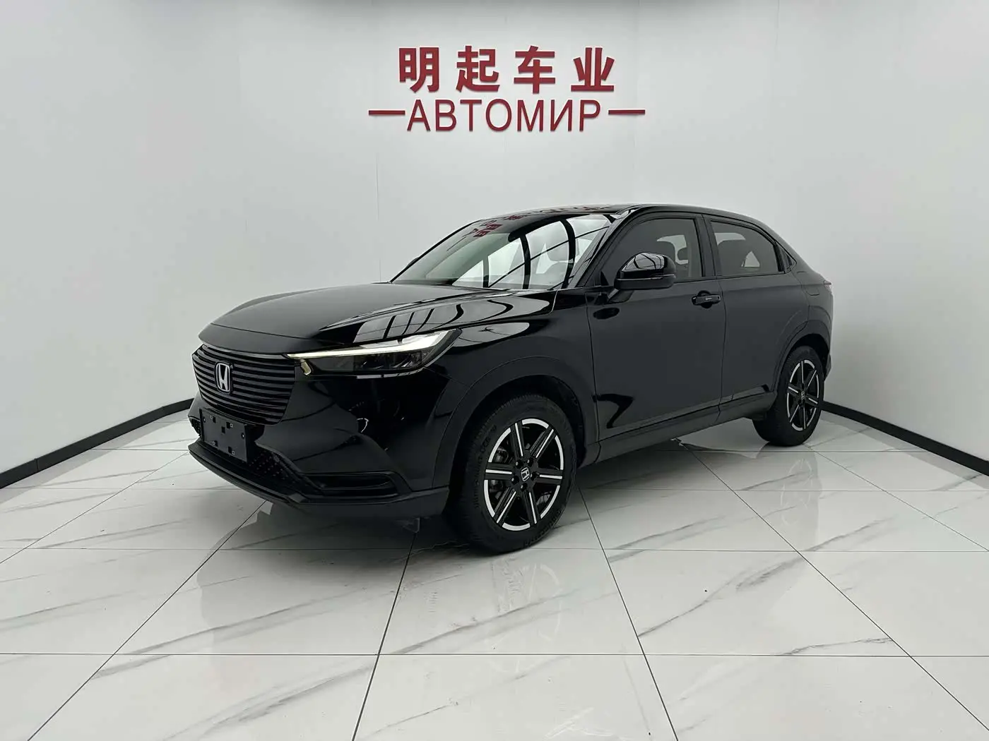 Honda Vezel 2023 — Фото 1/18