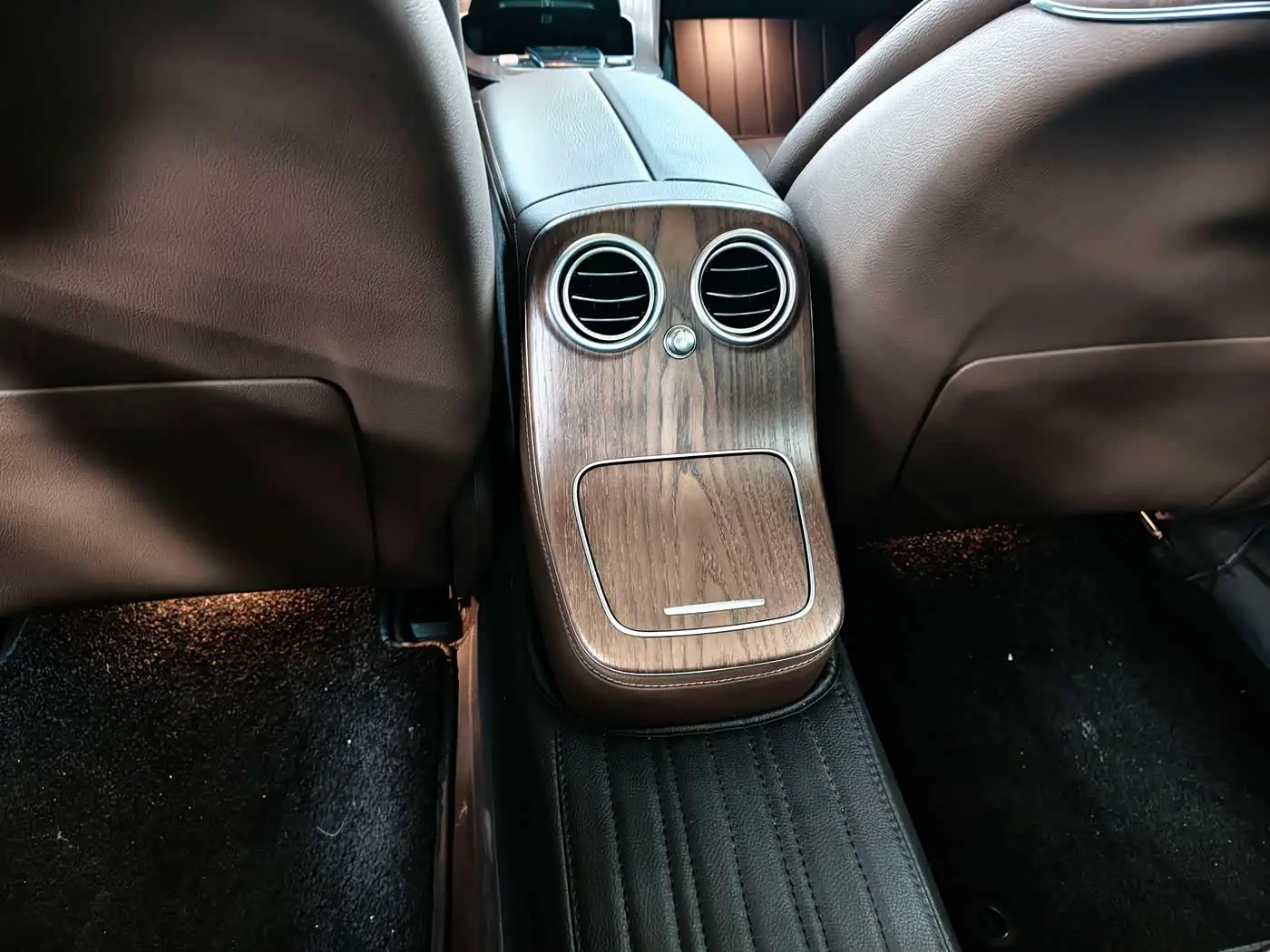 Mercedes-Benz E-Class 2023 — Photo 6/15