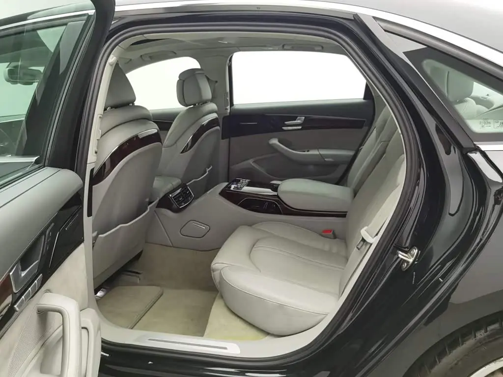 Audi A8 2013 — Photo 15/20