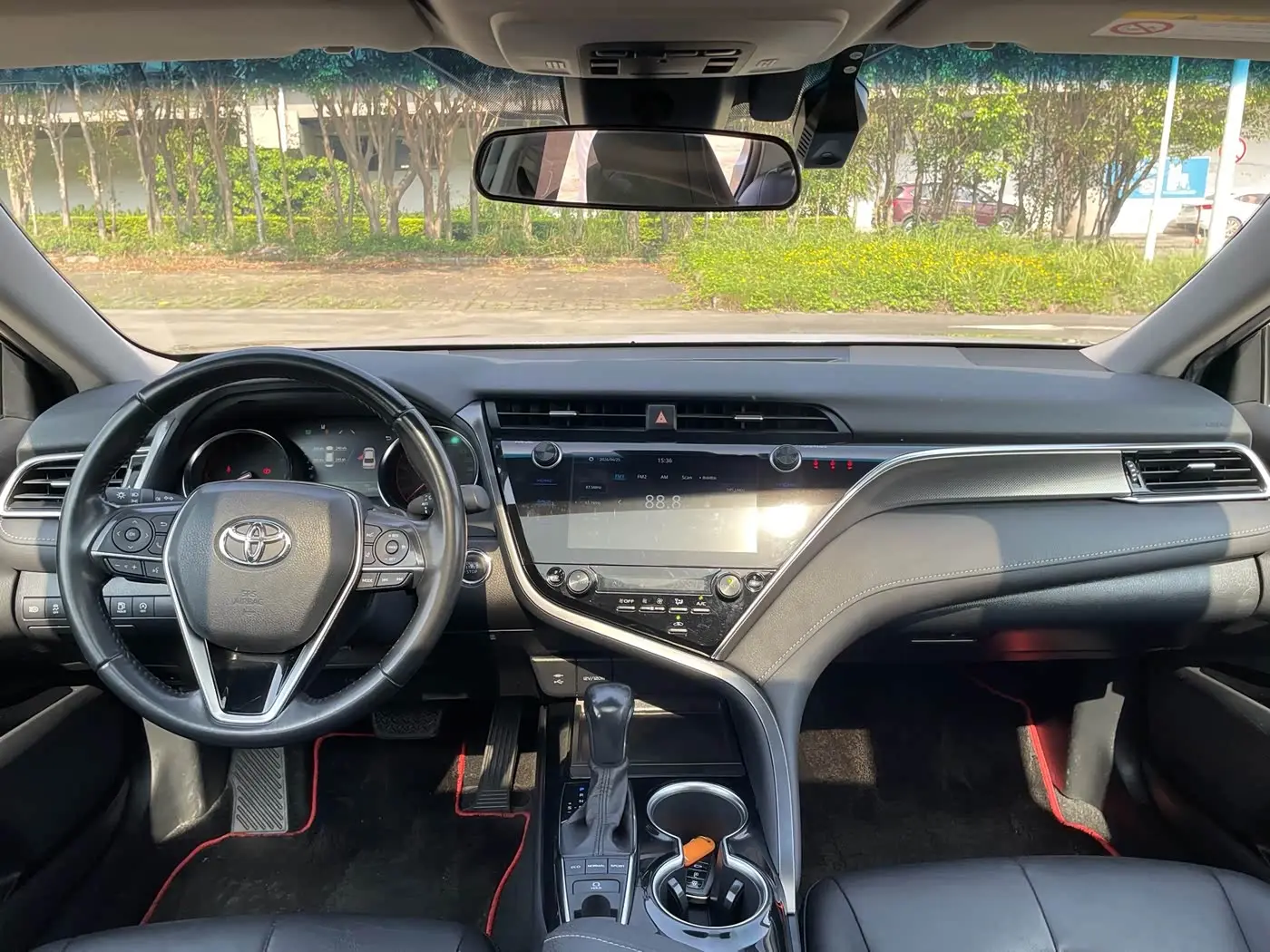 Toyota Camry 2019 — Şəkil 10/15