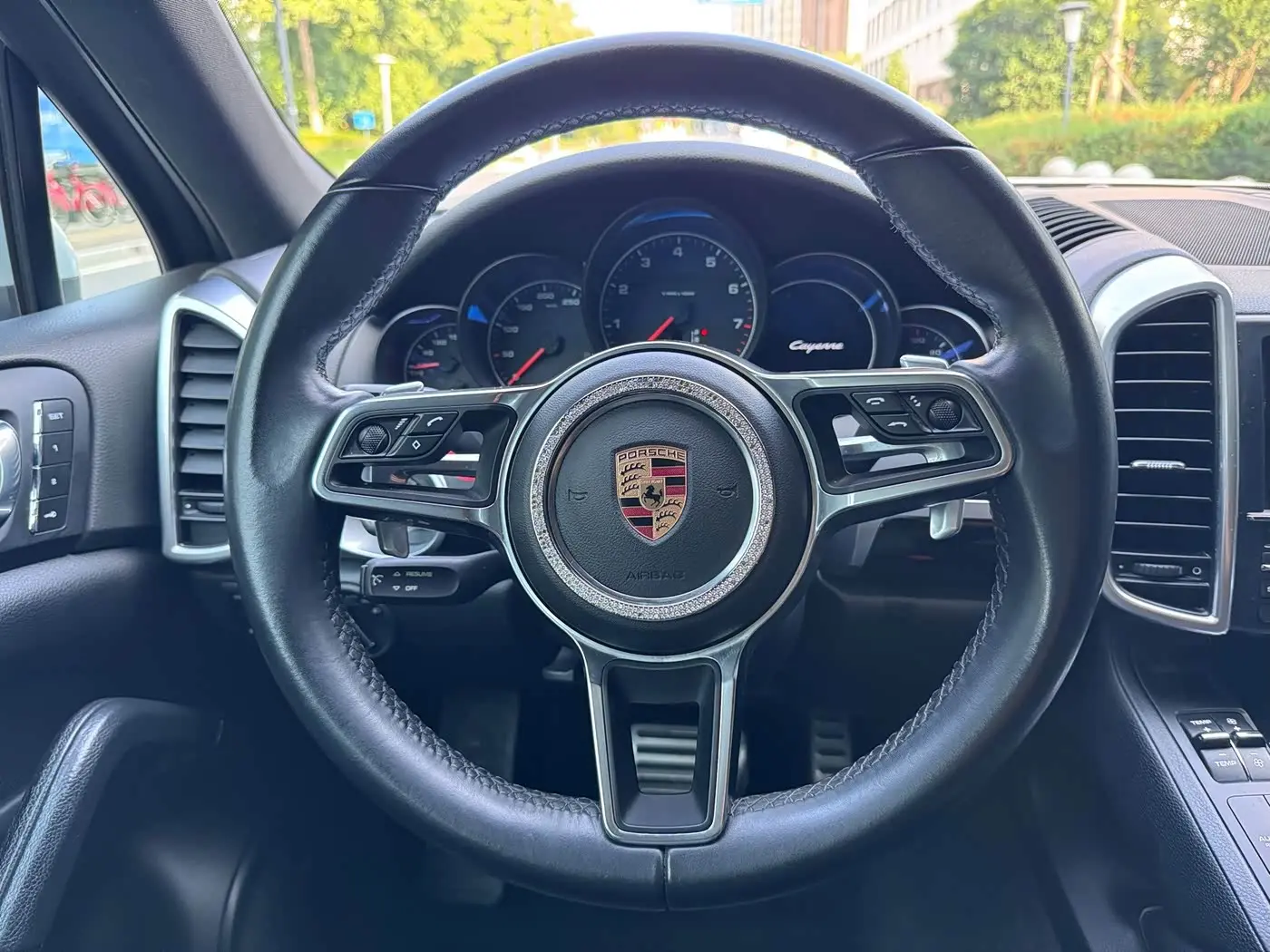 Porsche Cayenne 2016 — Photo 11/16