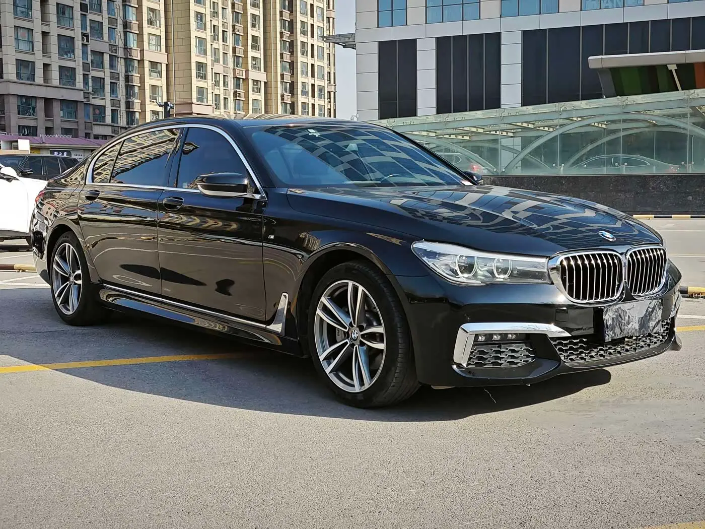 BMW 7 Series 2017 — Фото 3/14