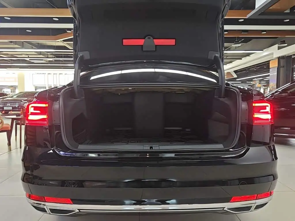 Volkswagen Phideon 2023 — Photo 19/20