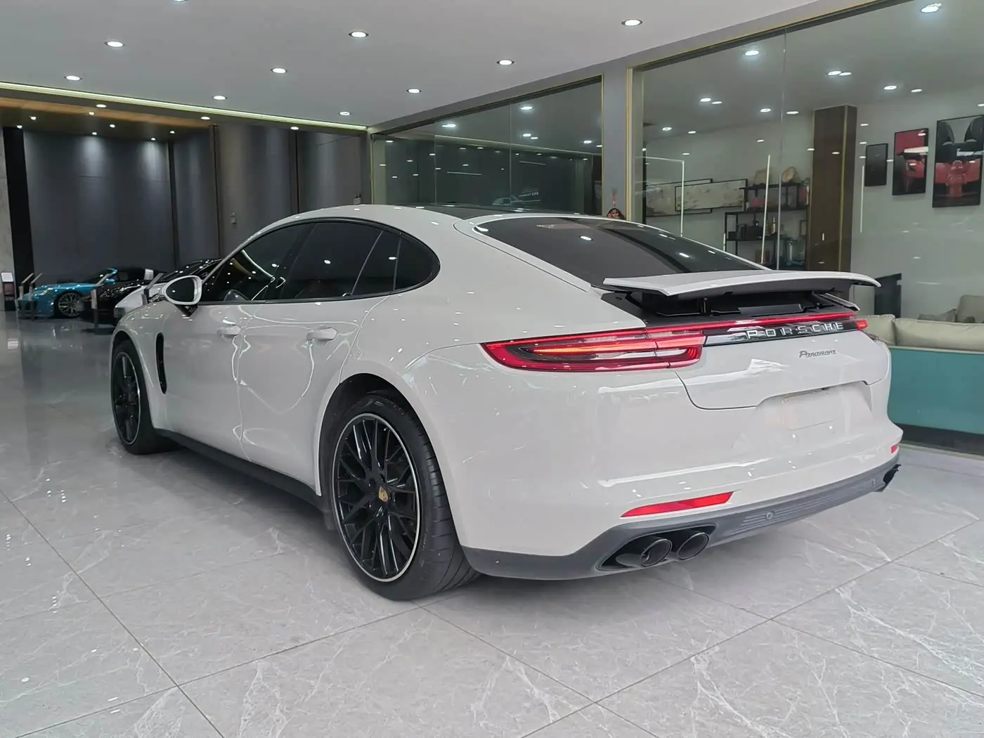 Porsche Panamera 2020 — Фото 11/17