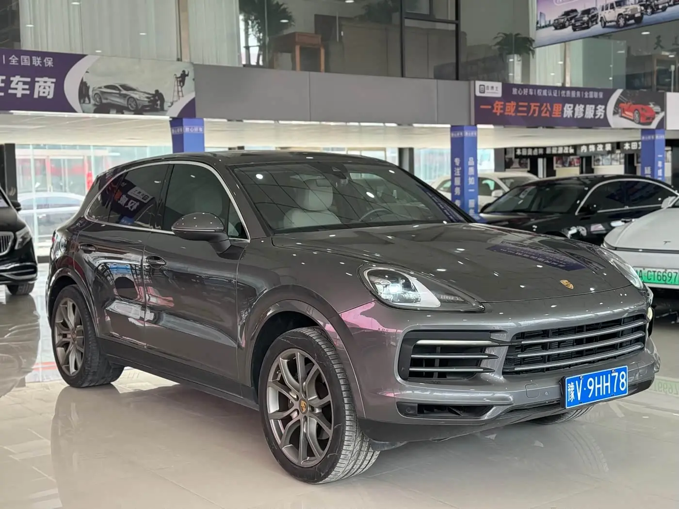 Porsche Cayenne 2022 — Photo 3/12