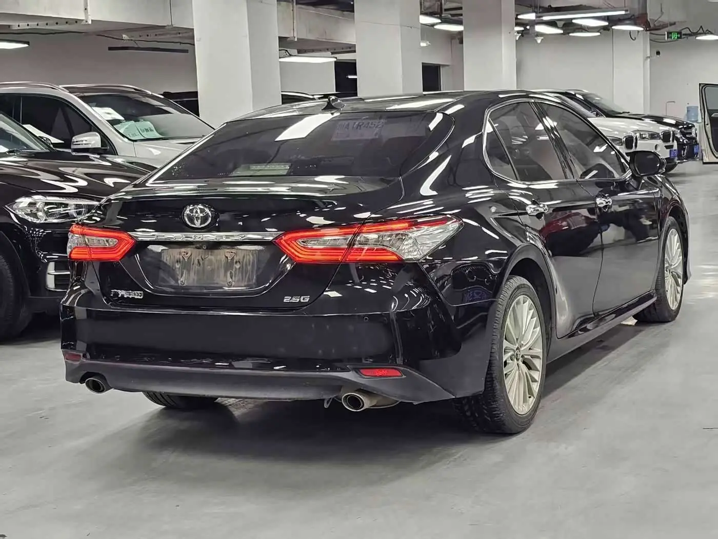 Toyota Camry 2019 — Фото 16/18