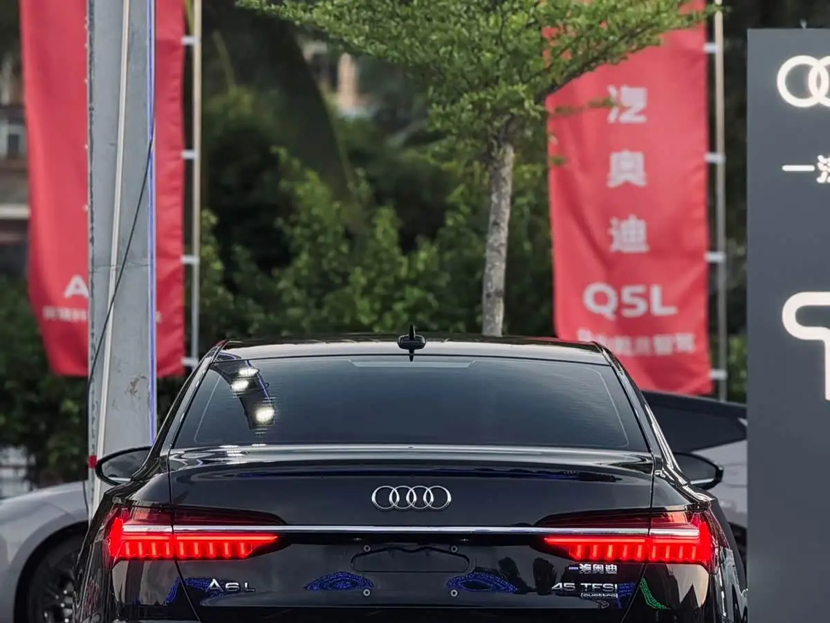 Audi A6L 2024 — Фото 16/17