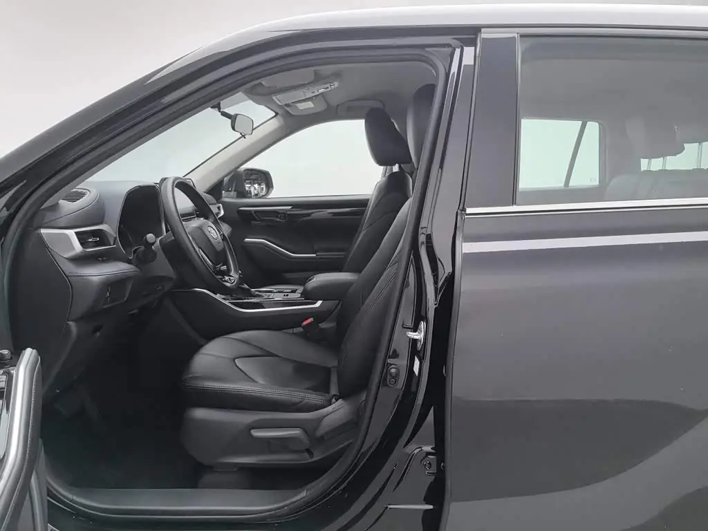 Toyota Highlander 2022 — Şəkil 10/20