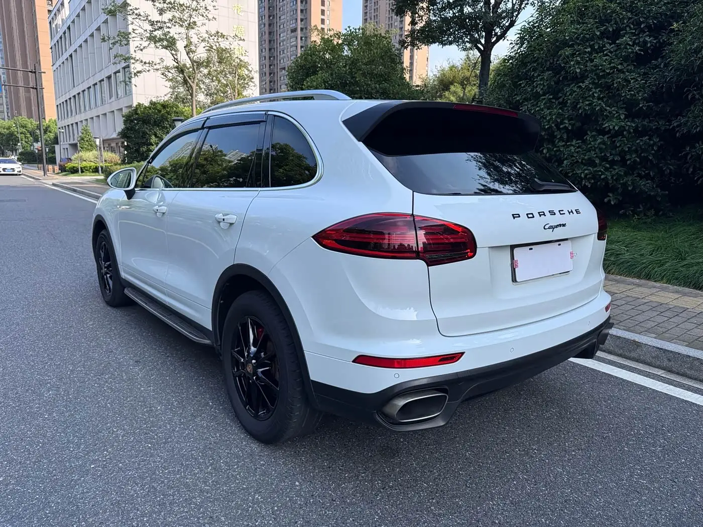 Porsche Cayenne 2016 — Photo 6/16