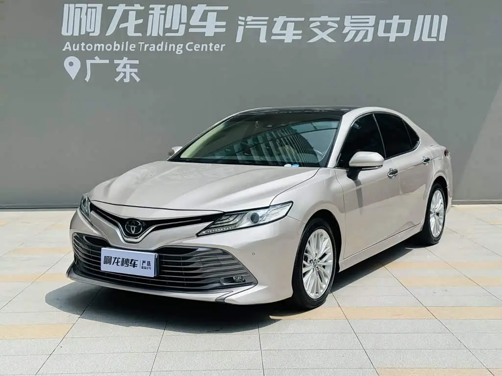 Toyota Camry 2020 — Фото 15/20