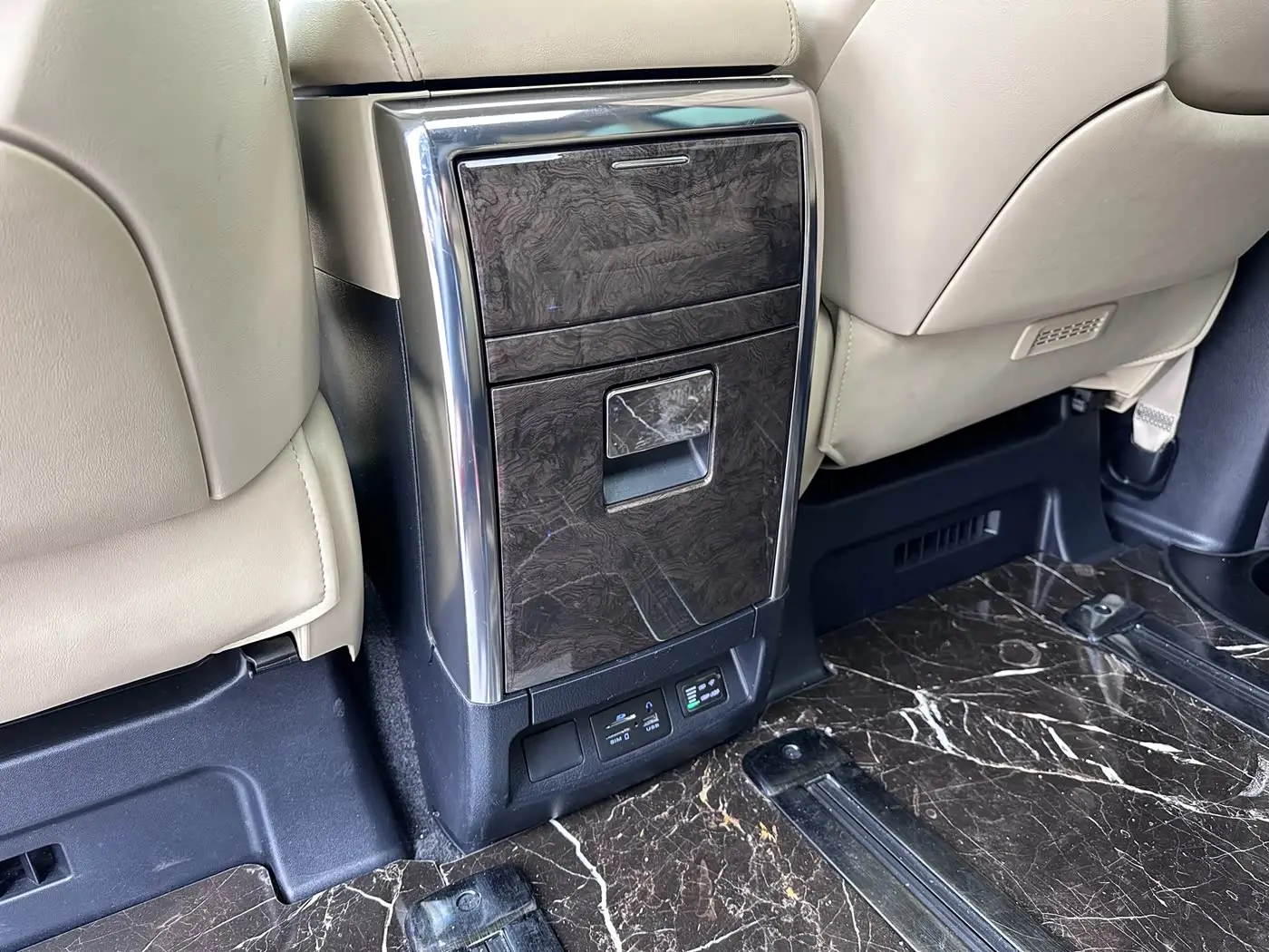 Toyota Vellfire 2022 — Photo 19/20