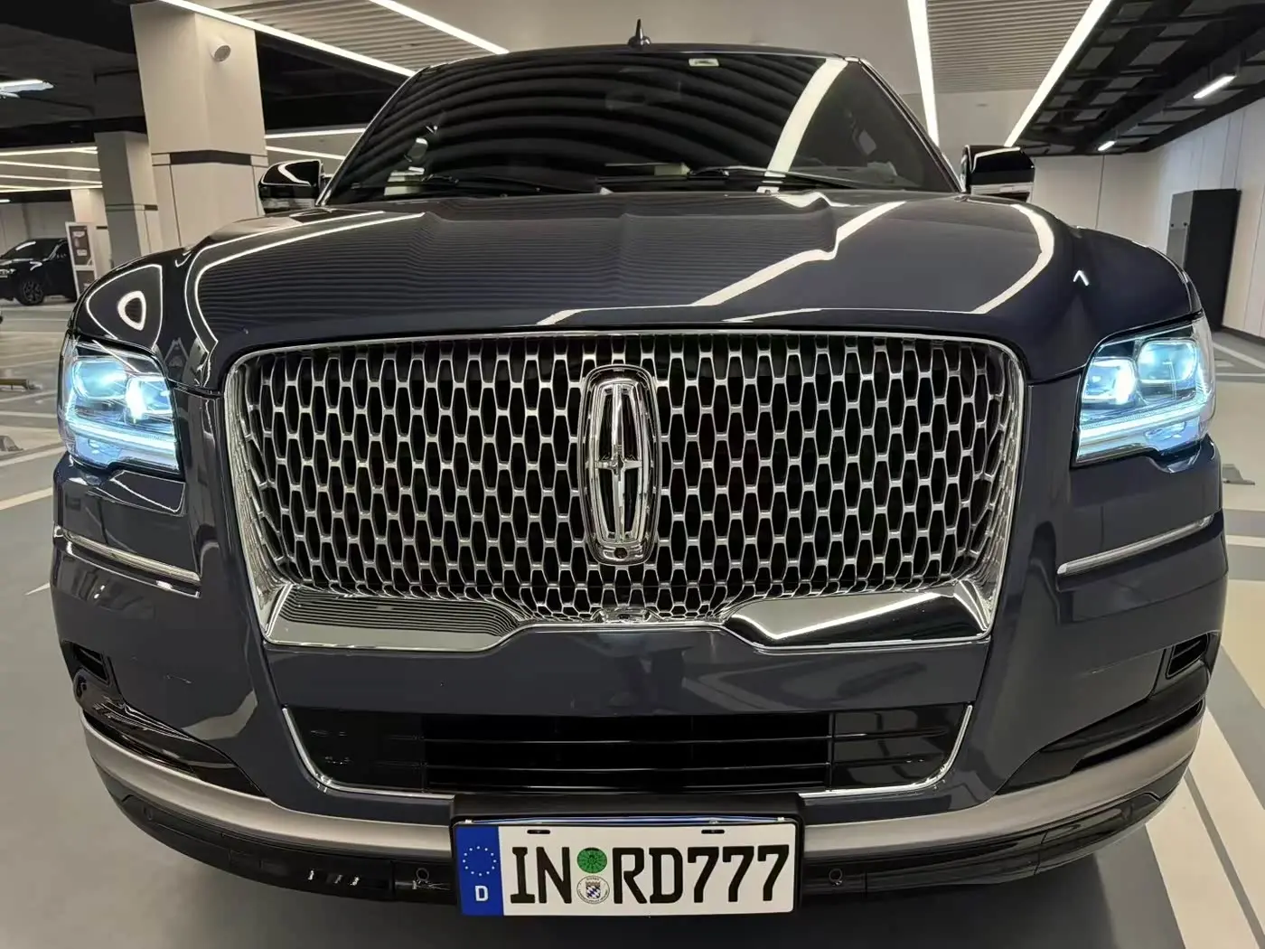 Lincoln Navigator 2023 — Şəkil 2/10