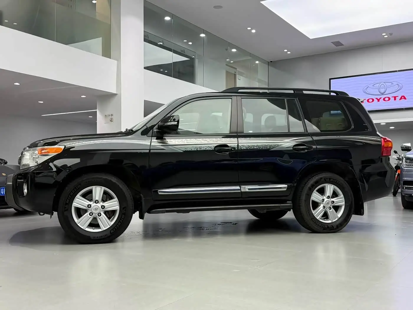 Toyota Land Cruiser 2012 — Фото 3/9