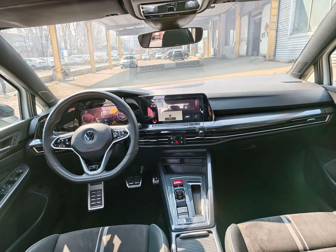 Volkswagen Golf 2023 — Photo 15/20