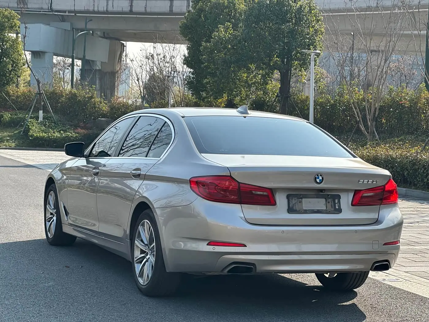 BMW 5 Series 2018 — Фото 4/16