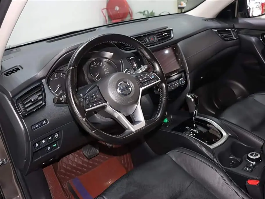 Nissan X-Trail 2021 — Photo 9/20