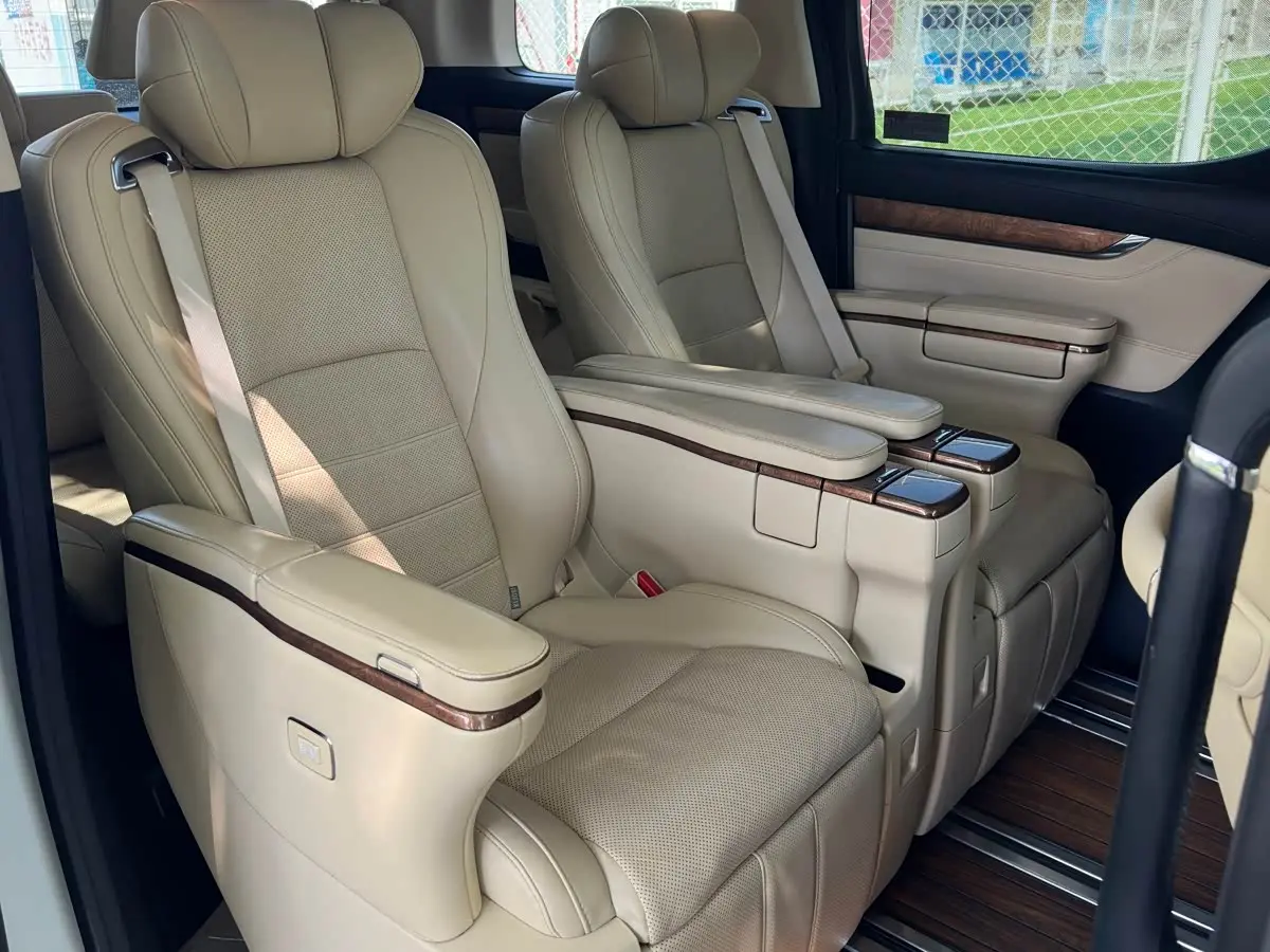 Toyota Alphard 2017 — Фото 15/20