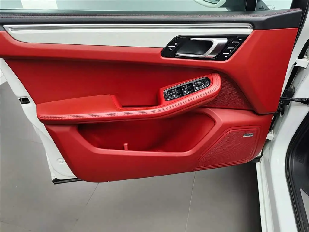 Porsche Macan 2014 — Фото 18/20