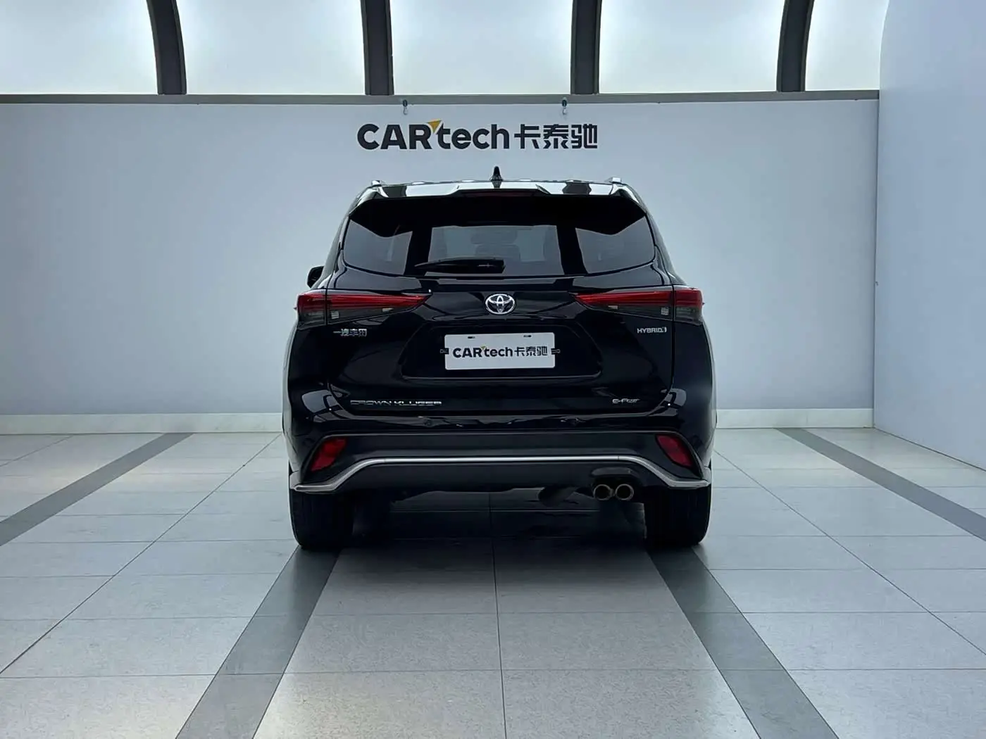 Toyota Crown Kluger 2022 — Photo 6/9