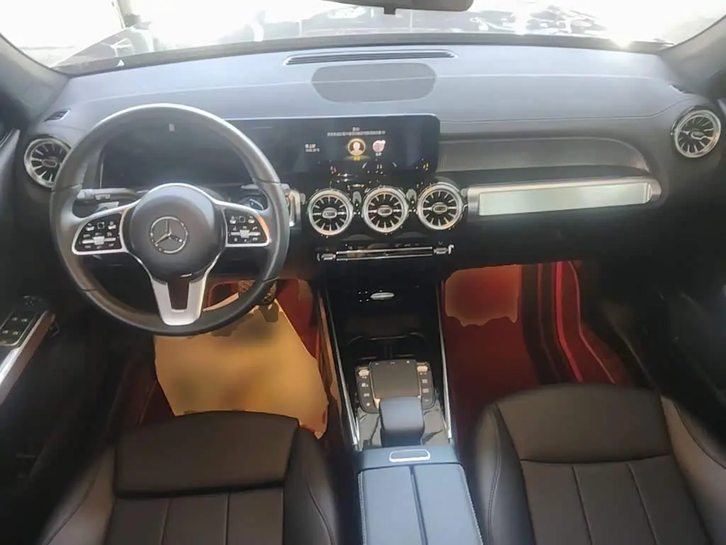 Mercedes-Benz GLB 2023 — Фото 6/20
