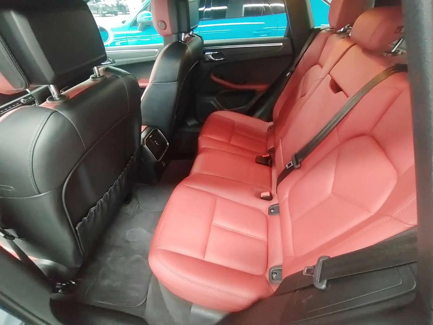 Porsche Macan 2020 — Photo 9/15