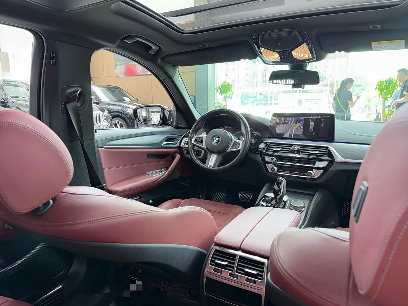 BMW 5 Series 2021 — Photo 6/10