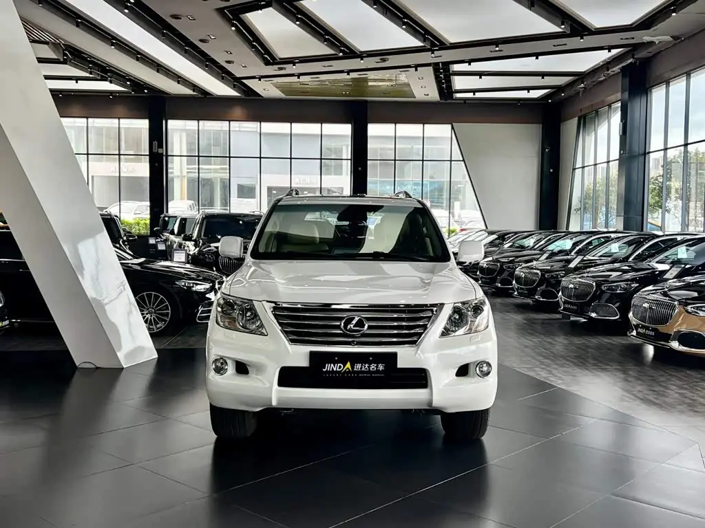 Lexus LX 2011 — Photo 7/19