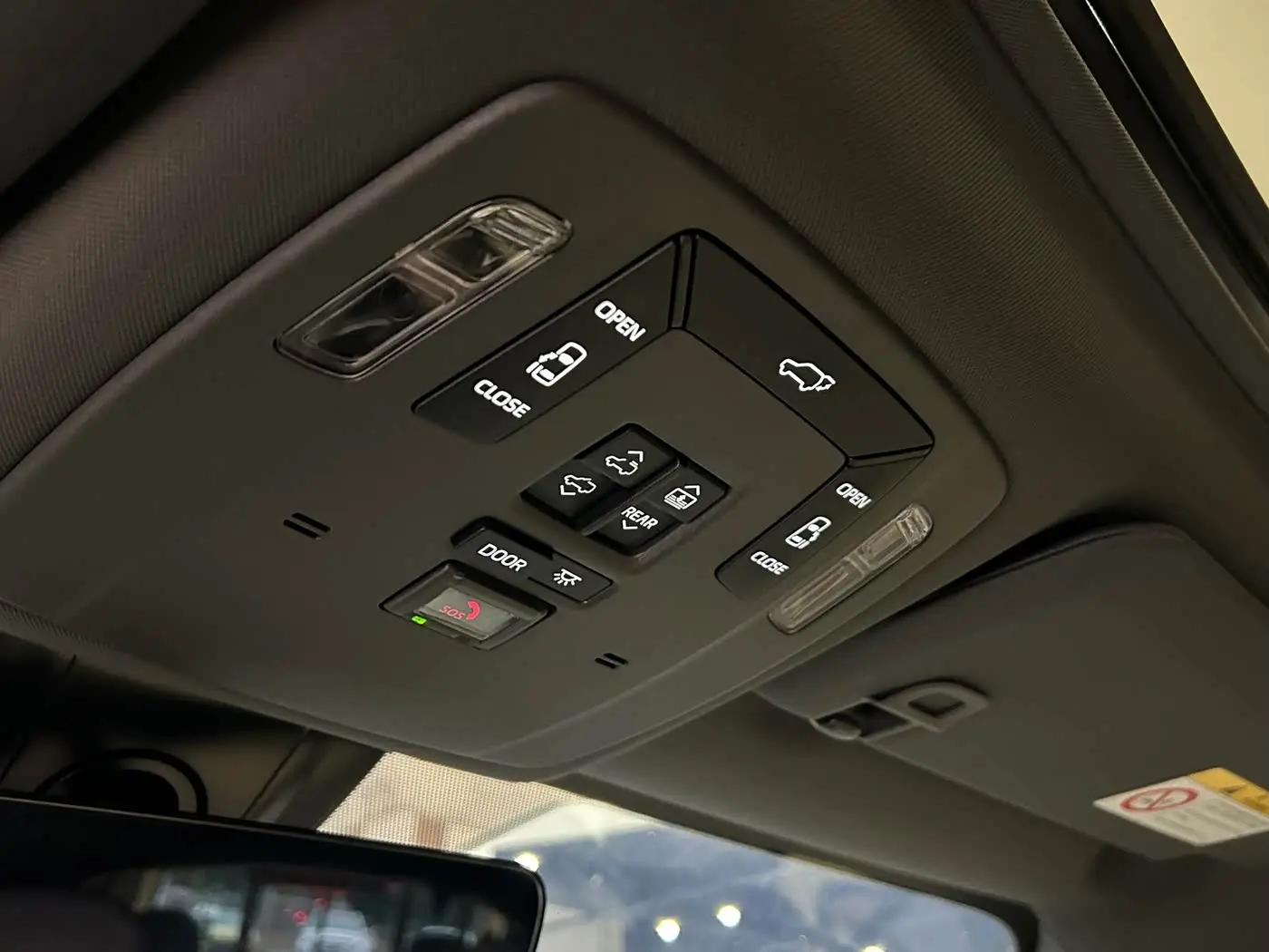 Toyota Granvia 2024 — Photo 15/20
