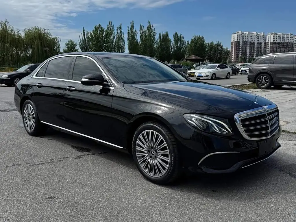 Mercedes-Benz E-Class 2020 — Photo 10/16