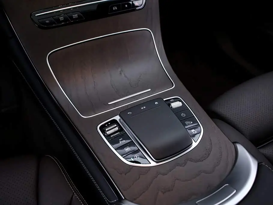 Mercedes-Benz GLC 2022 — Photo 10/20