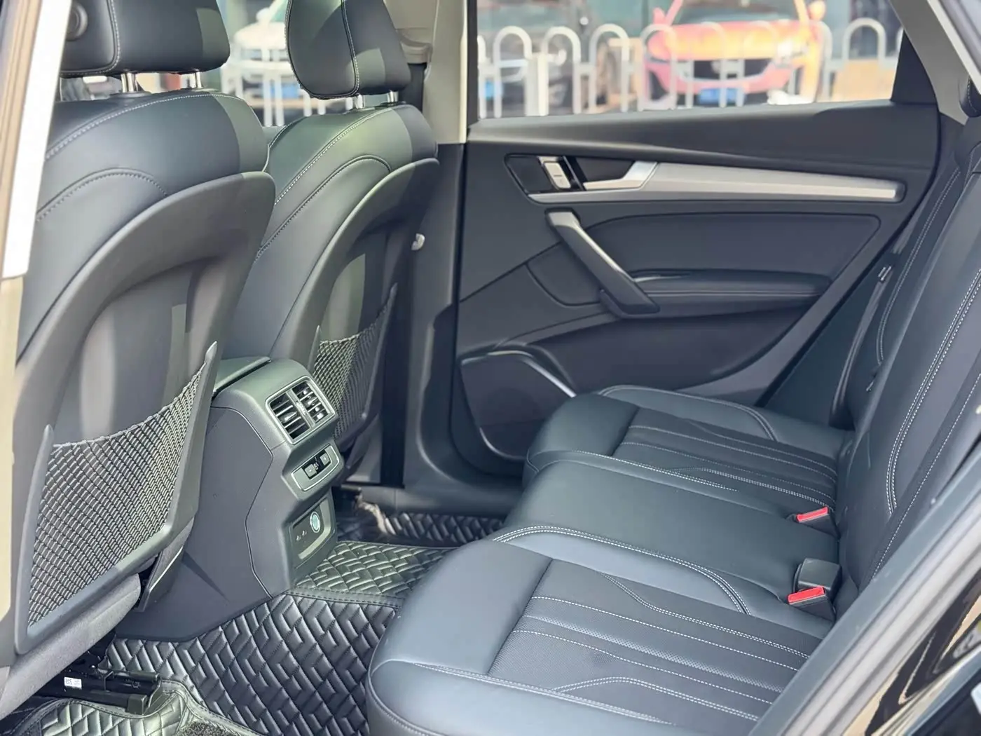 Audi Q5L 2025 — Şəkil 11/20