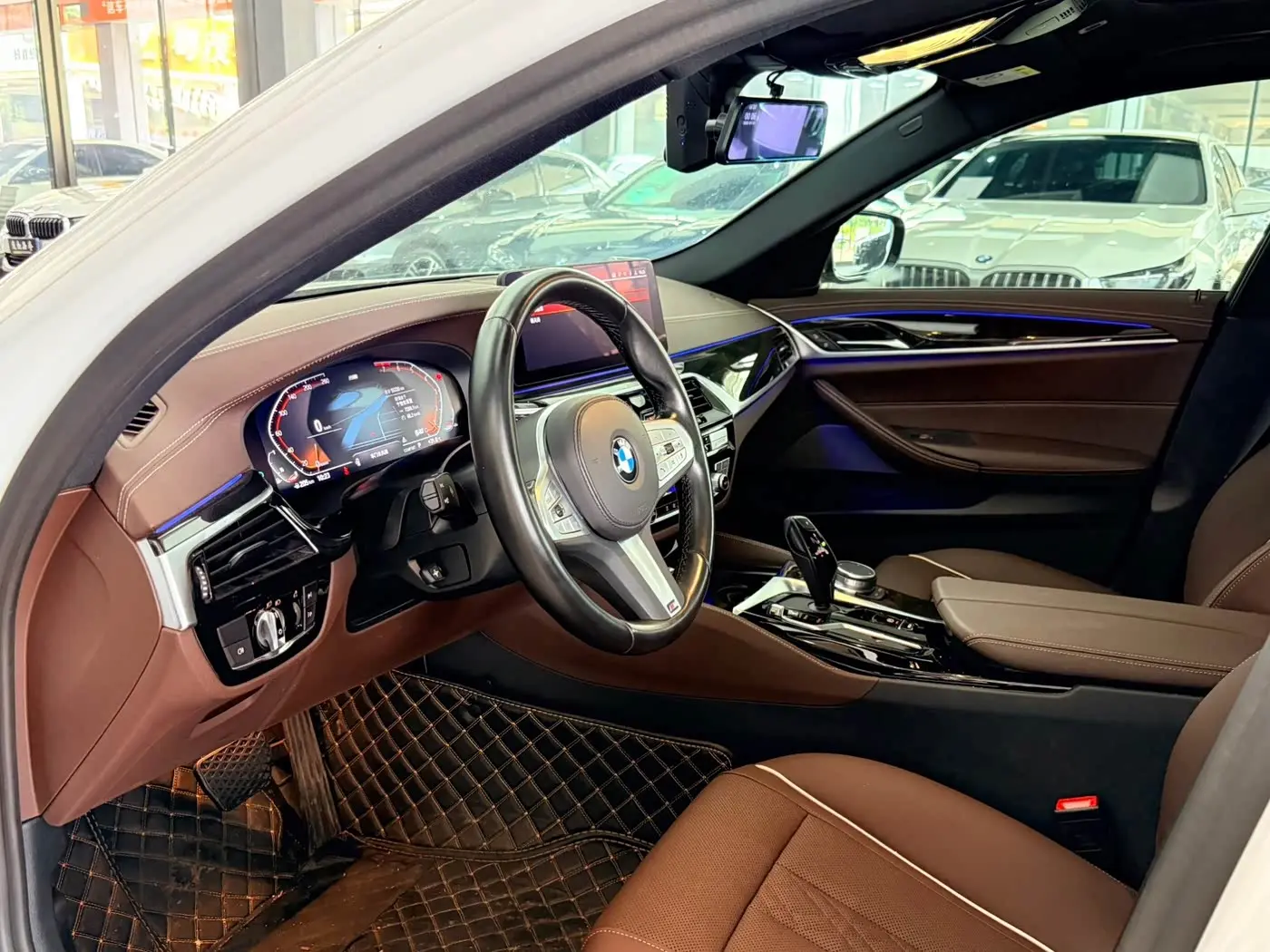 BMW 5 Series 2023 — Фото 13/19