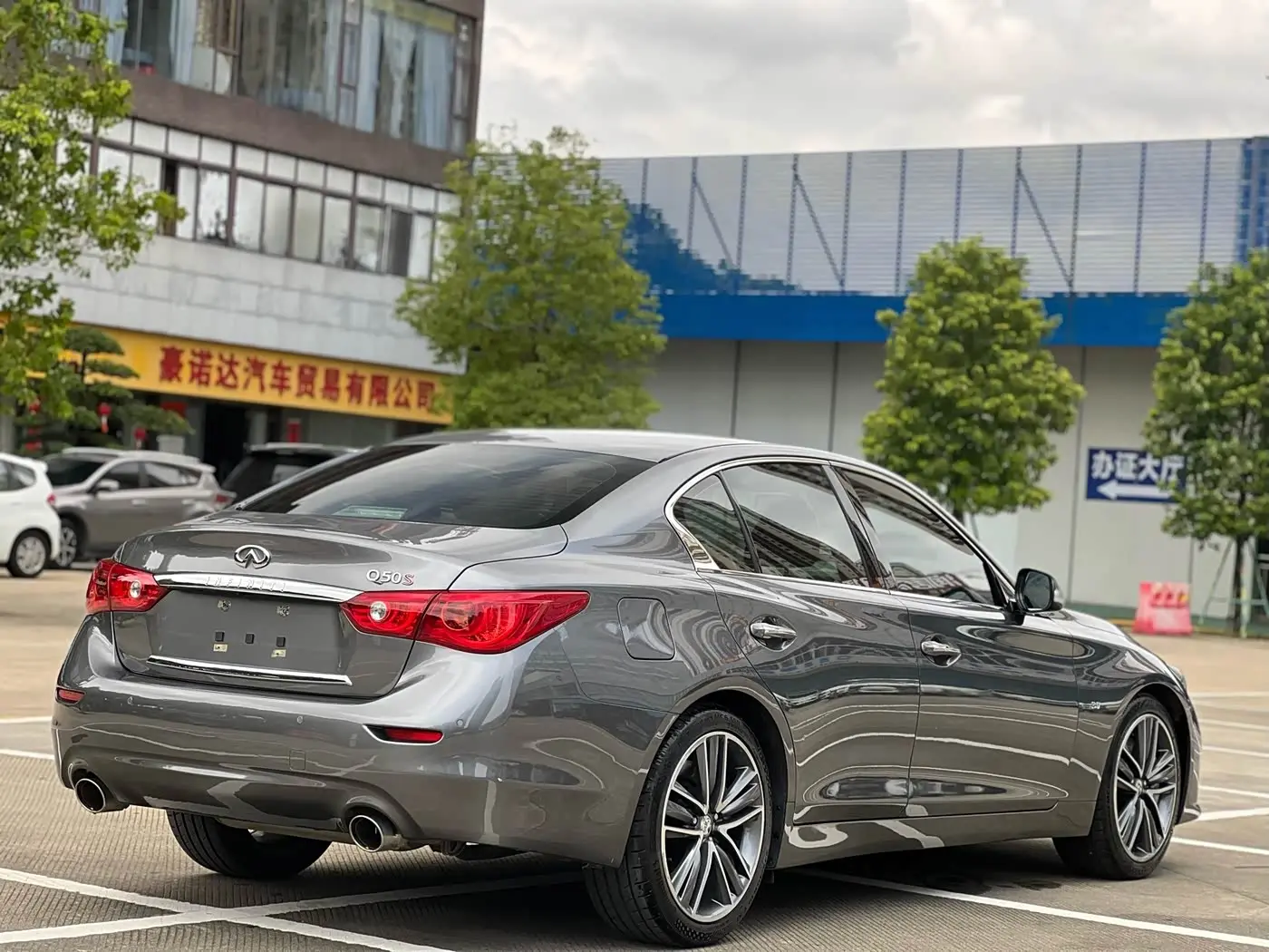 Infiniti Q50 2017 — Фото 5/20