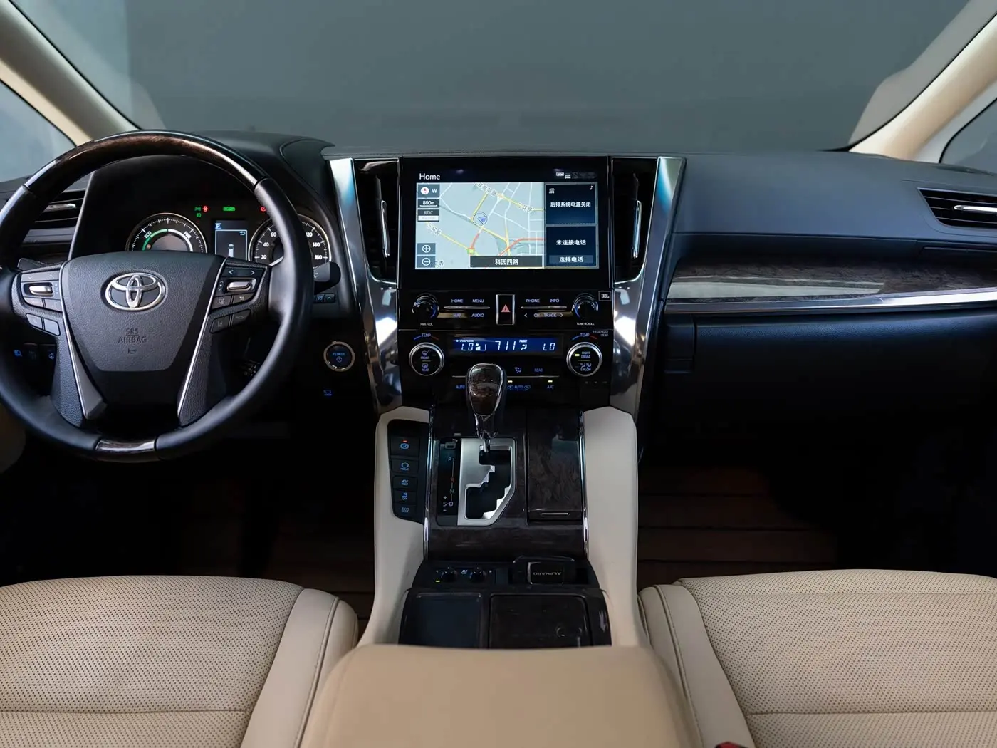 Toyota Alphard 2021 — Photo 13/16