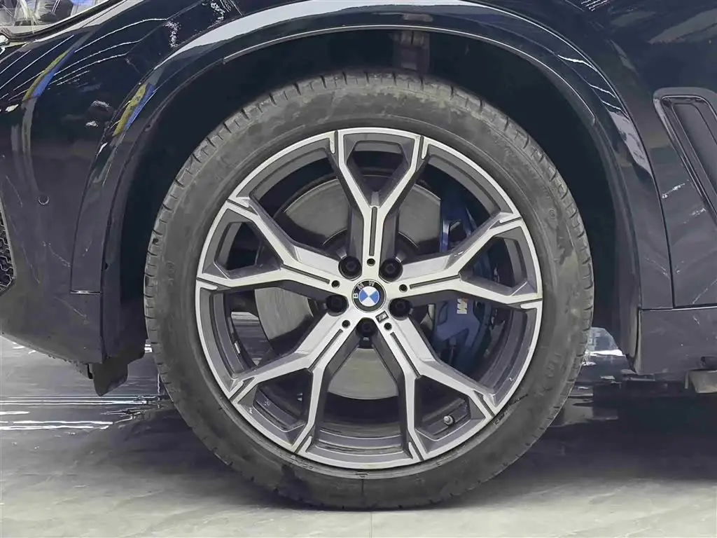 BMW X5 2020 — ფოტო 4/17