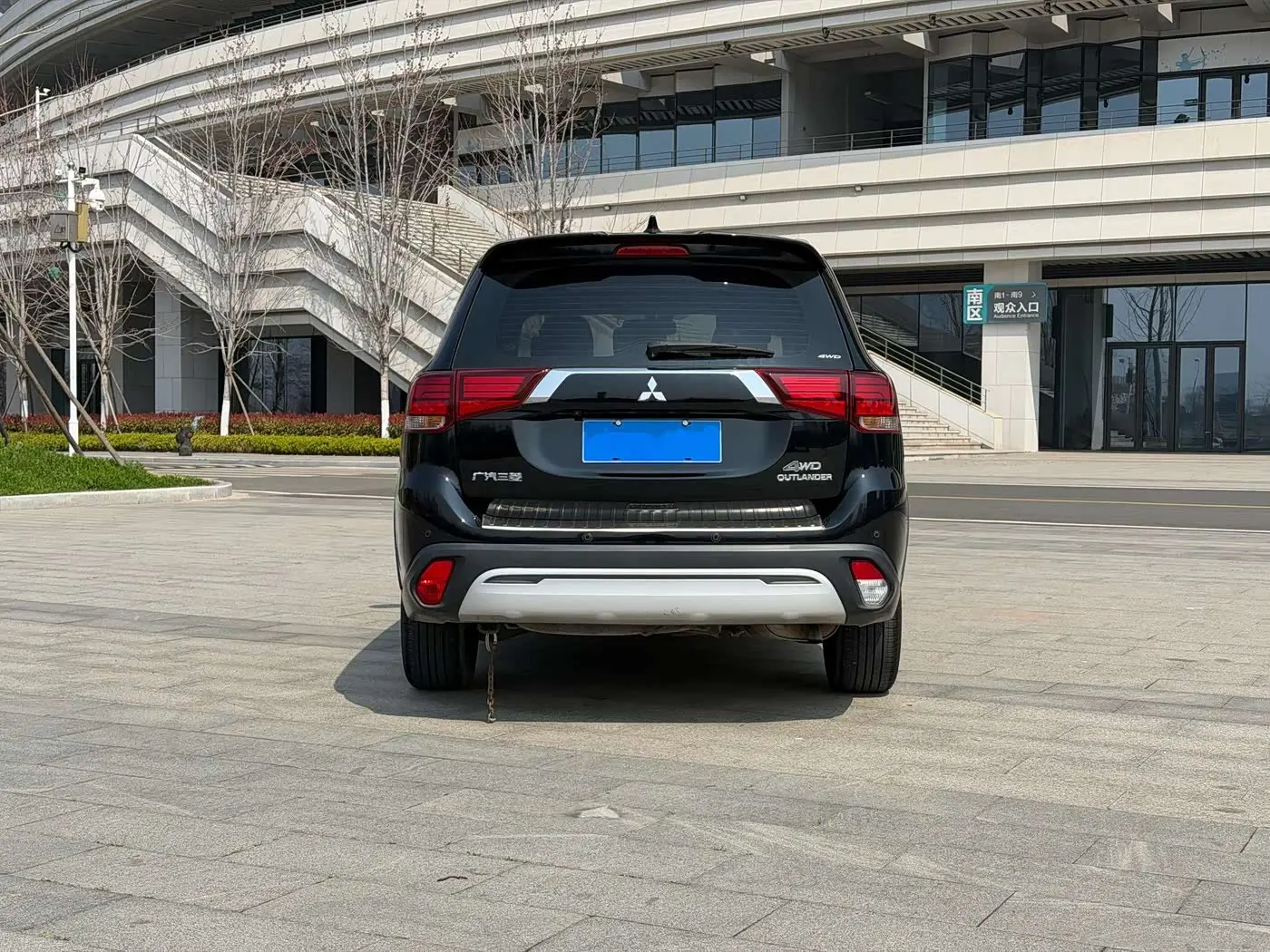 Mitsubishi Outlander 2020 — Şəkil 8/9
