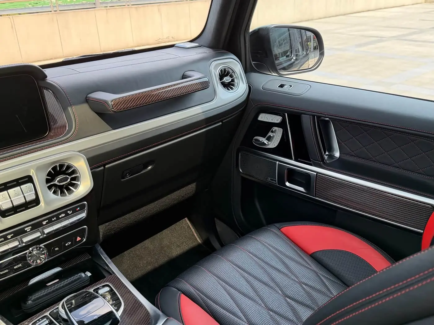 Mercedes-Benz G-Class AMG 2019 — Фото 11/20