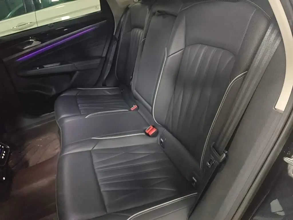 Volkswagen Passat New Energy 2023 — Фото 17/20