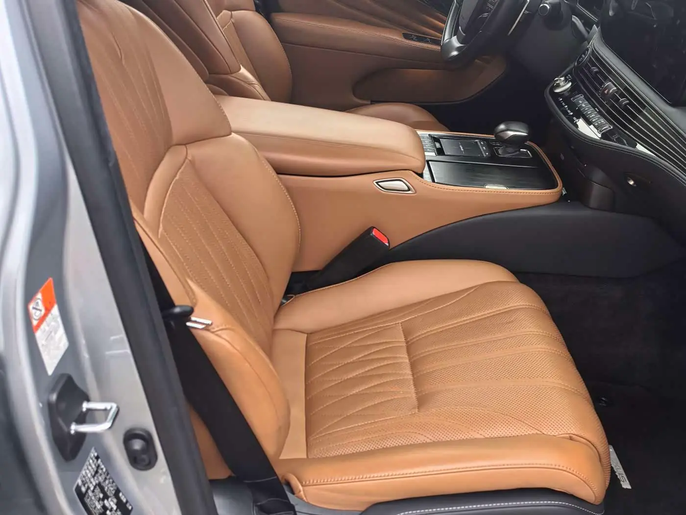 Lexus LS 2021 — Photo 17/17