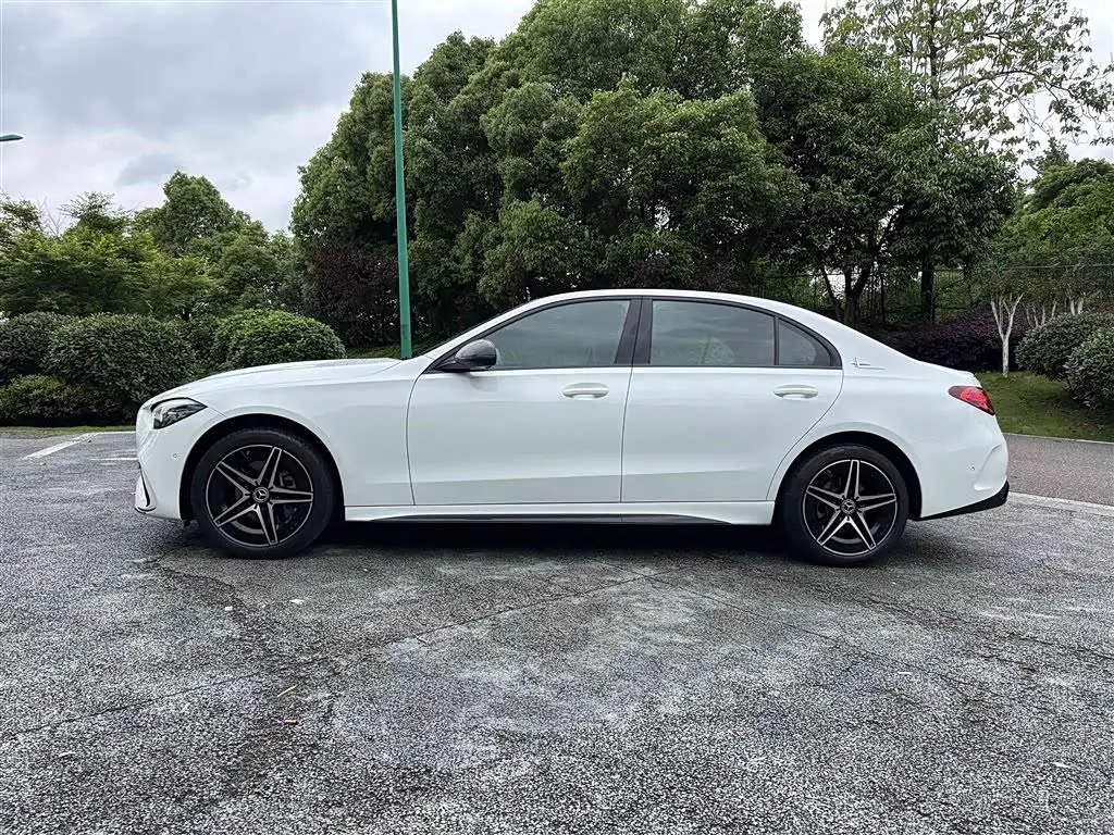Mercedes-Benz C-Class 2024 — Фото 10/13