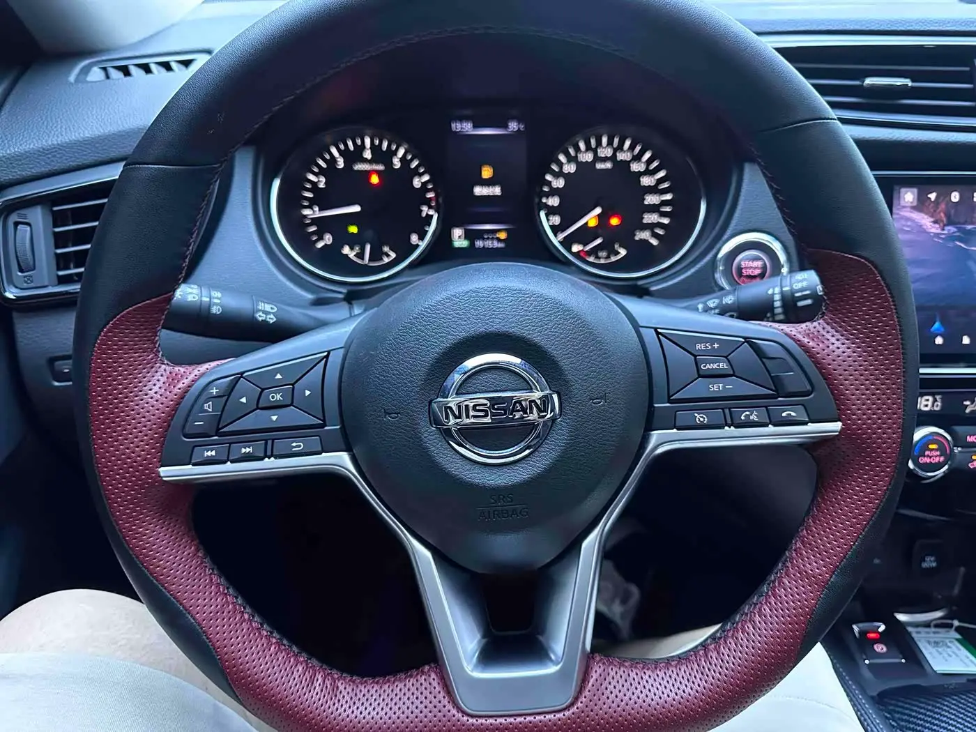 Nissan X-Trail 2023 — Photo 14/20
