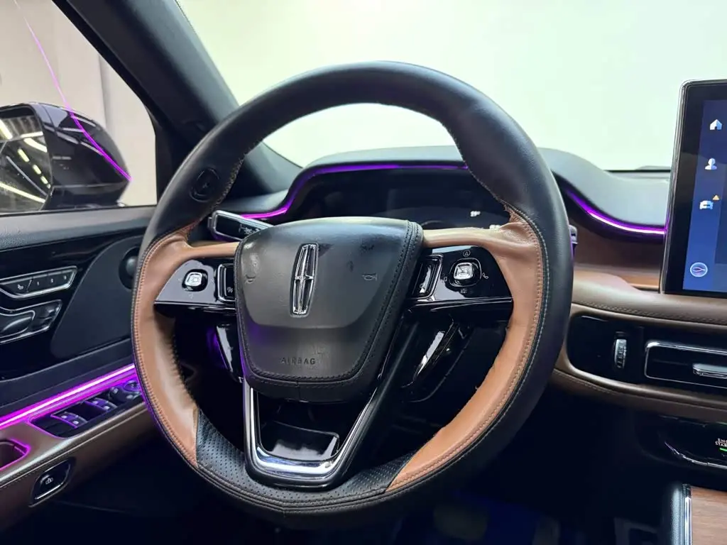 Lincoln Aviator 2020 — Photo 14/20
