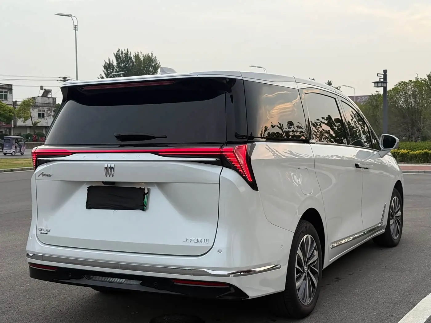 Buick GL8 New Energy 2025 — Photo 6/9