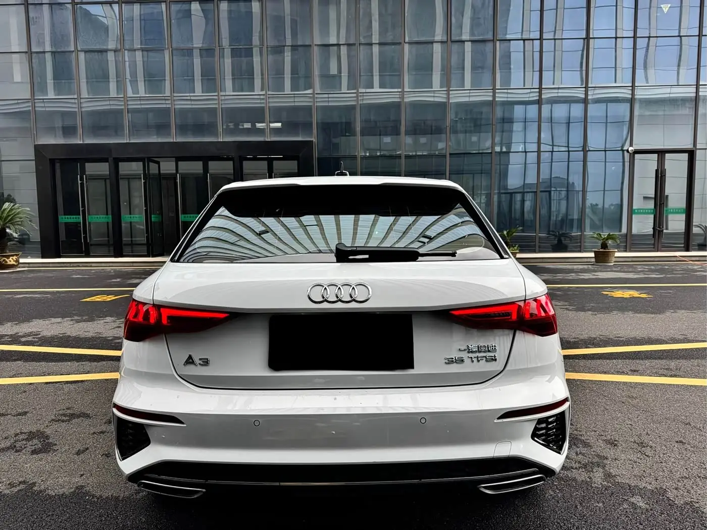 Audi A3 2023 — Photo 6/17