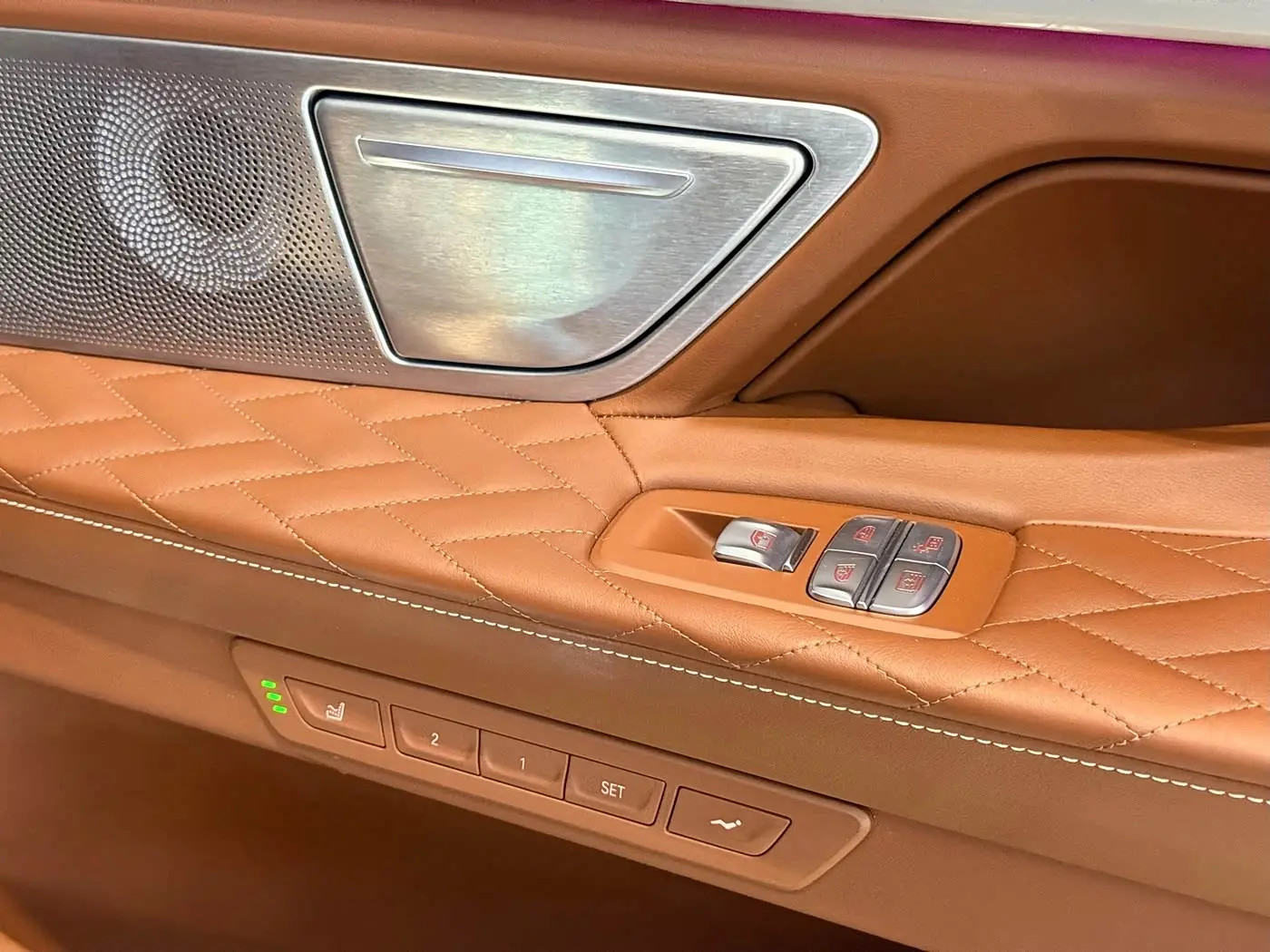 BMW 7 Series 2020 — Photo 13/18