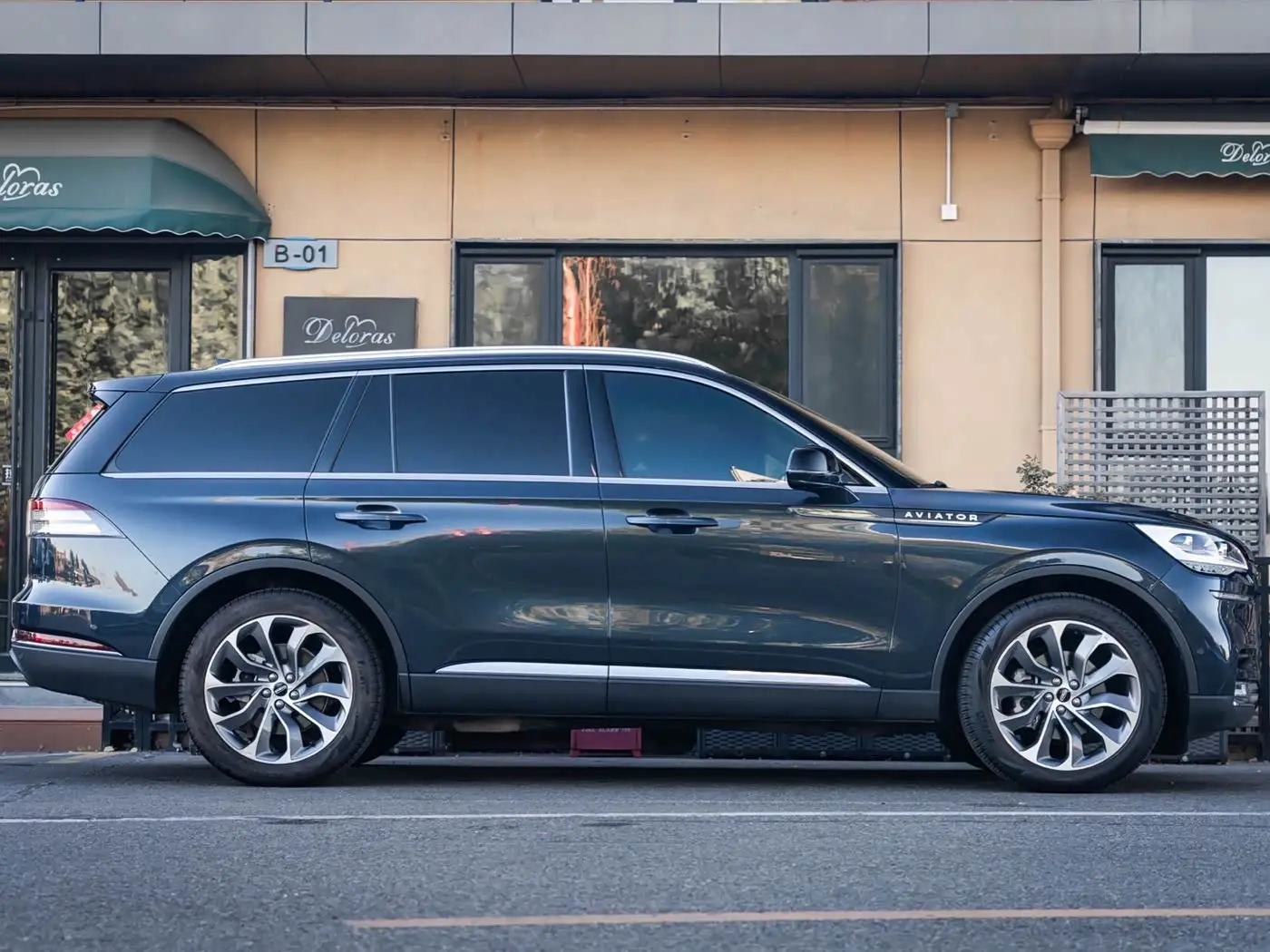 Lincoln Aviator 2021 — Şəkil 5/20