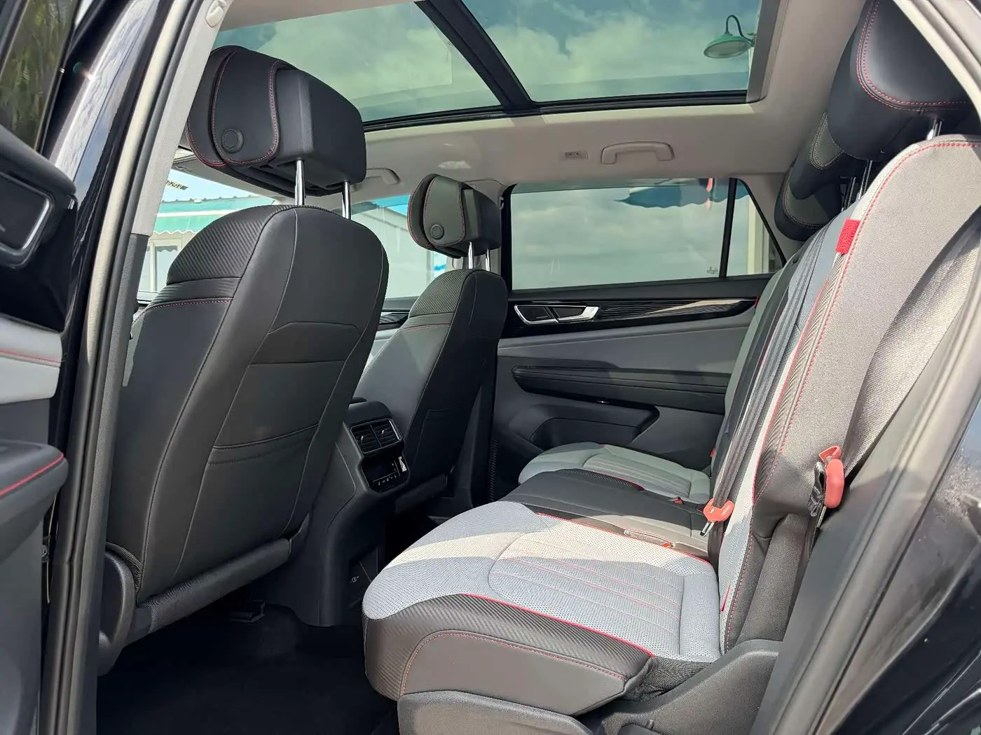 Volkswagen Teramont 2023 — Photo 8/11