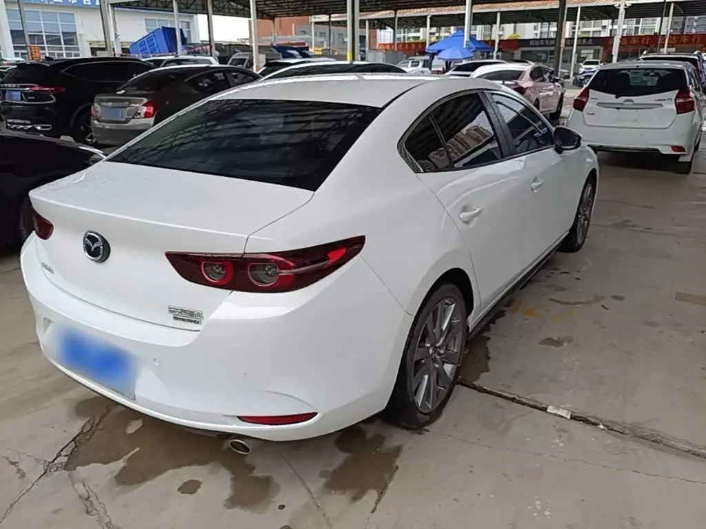 Mazda Mazda3 Axela 2022 — Photo 5/20