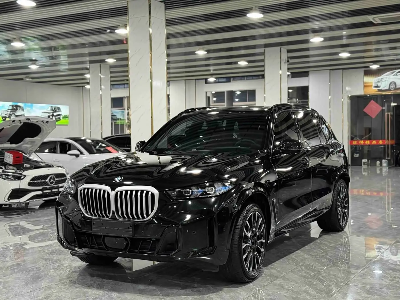 BMW X5 2025 — Фото 1/17